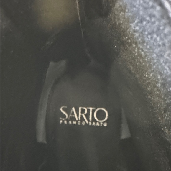 Elegant Black Lace-Up Ankle Boots - Picture 4 of 5